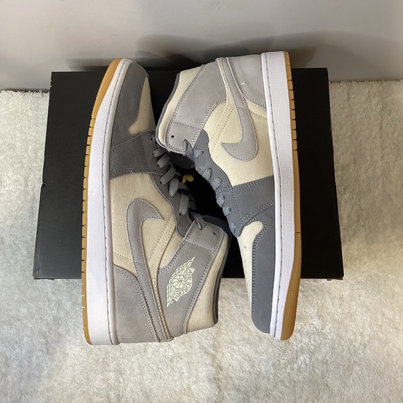 Air Jordan 1 Mid SE - Picture 4 of 11